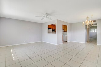 Building Photo - 175 Valencia H