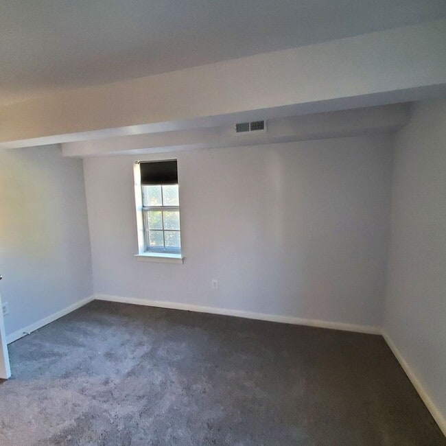 Foto del edificio - Two Bedroom Apartment Available At Barracks West