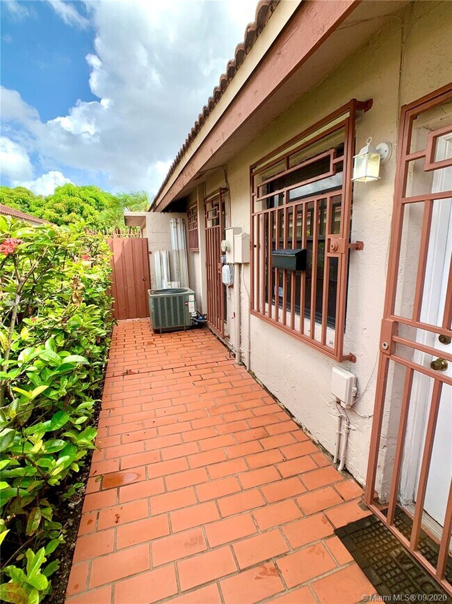 Foto del edificio - 15529 SW 69th Terrace