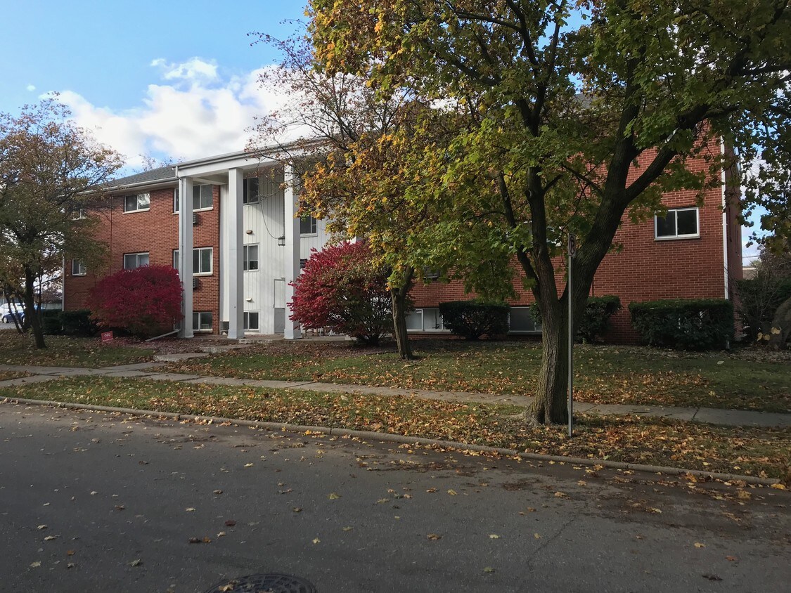 Primary Photo - 1206 Eastwood Dr