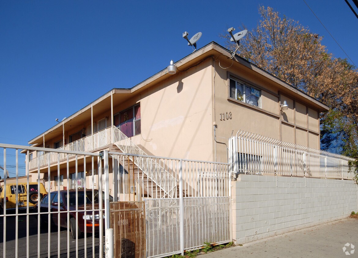 11031111 S Atlantic Dr, Compton, CA 90221 Apartments in Compton, CA