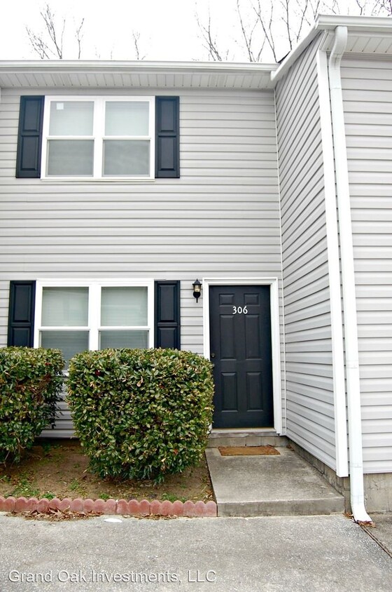 Primary Photo - 2 br, 1.5 bath House - 306 Hillsboro Lane