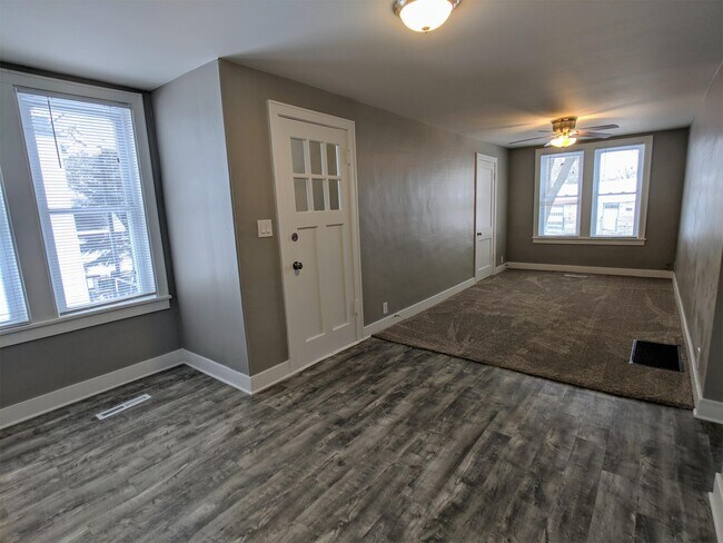 Building Photo - 262 S Pearl St