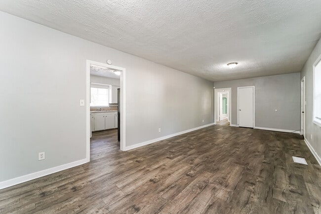 Building Photo - 3151 Shirley Dr