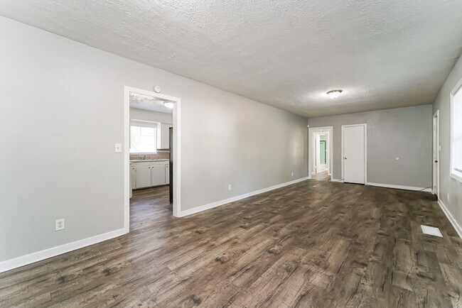 Foto del edificio - 3151 Shirley Dr