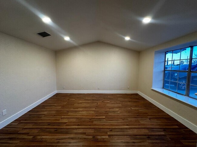 Building Photo - 7121 Alto Rey Ave