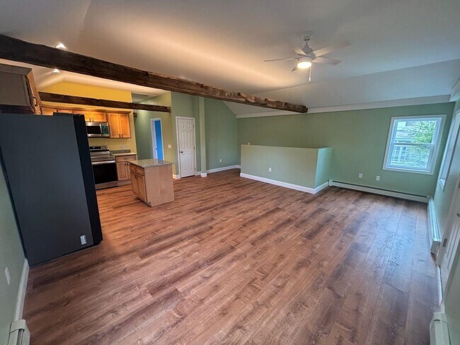 Building Photo - 9 1/2 Union St