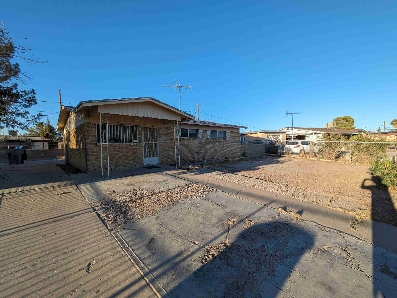 Primary Photo - 203 Cullen Ave