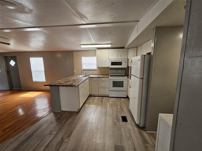 Foto del edificio - 6720 69th Ave N