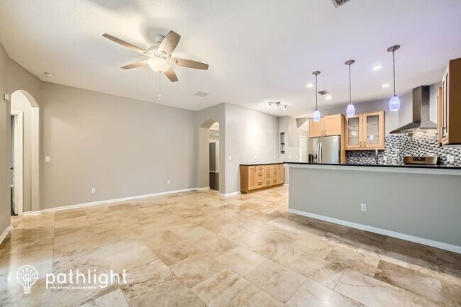 Foto del edificio - 15650 Autumn Glen Ave