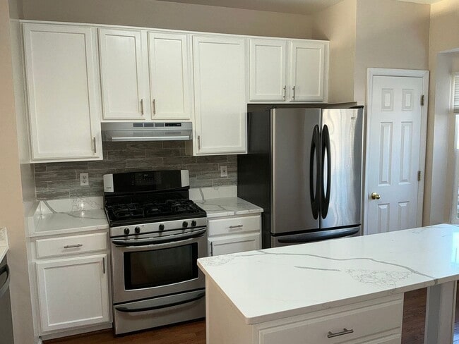 Photo - Very well maintained 3BR 2.5BA 3 level townhome located in the Milestone Community of Germantown