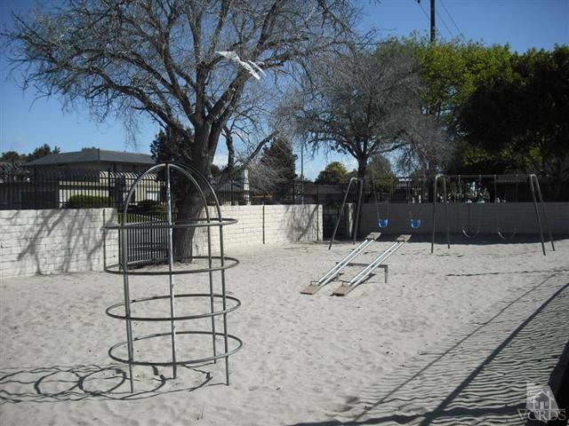 Foto del edificio - 766 W Hemlock St