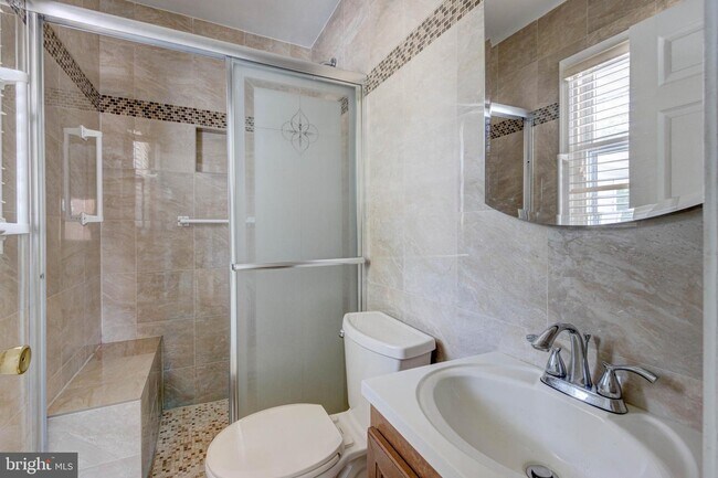 Foto del edificio - 742 Whitehall Beach Rd