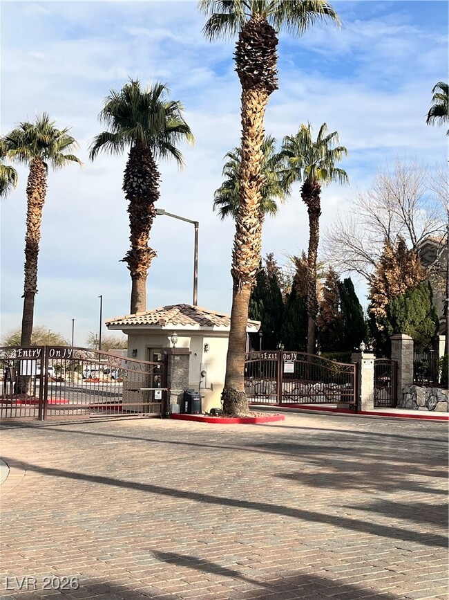 Building Photo - 1500 Cardinal Peak Ln