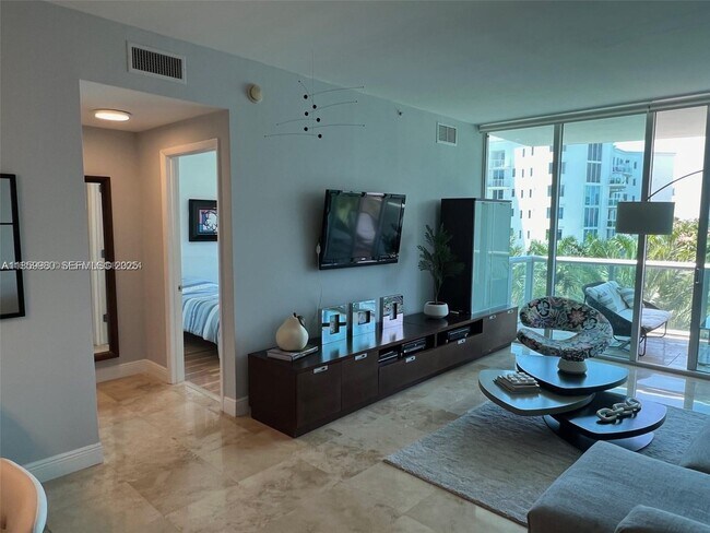 Foto del edificio - 3131 NE 188th St
