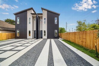 Building Photo - 413 Clearwater St