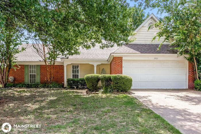 Primary Photo - 1921 Brentwood Trace, Southaven, MS 38671
