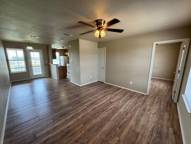 Foto del edificio - 5702 Greengate Dr