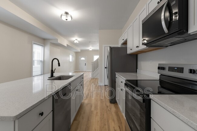 Foto del edificio - 238 Eastern Ave