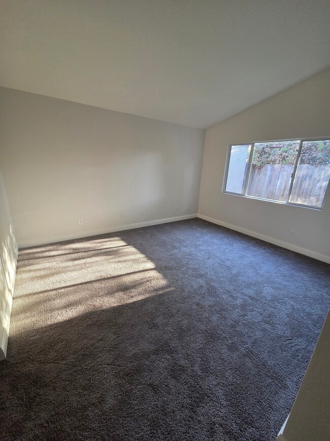 Foto del edificio - 1012 Farnham Ave