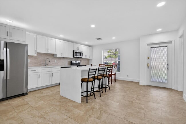 Building Photo - 5093 Privet Pl