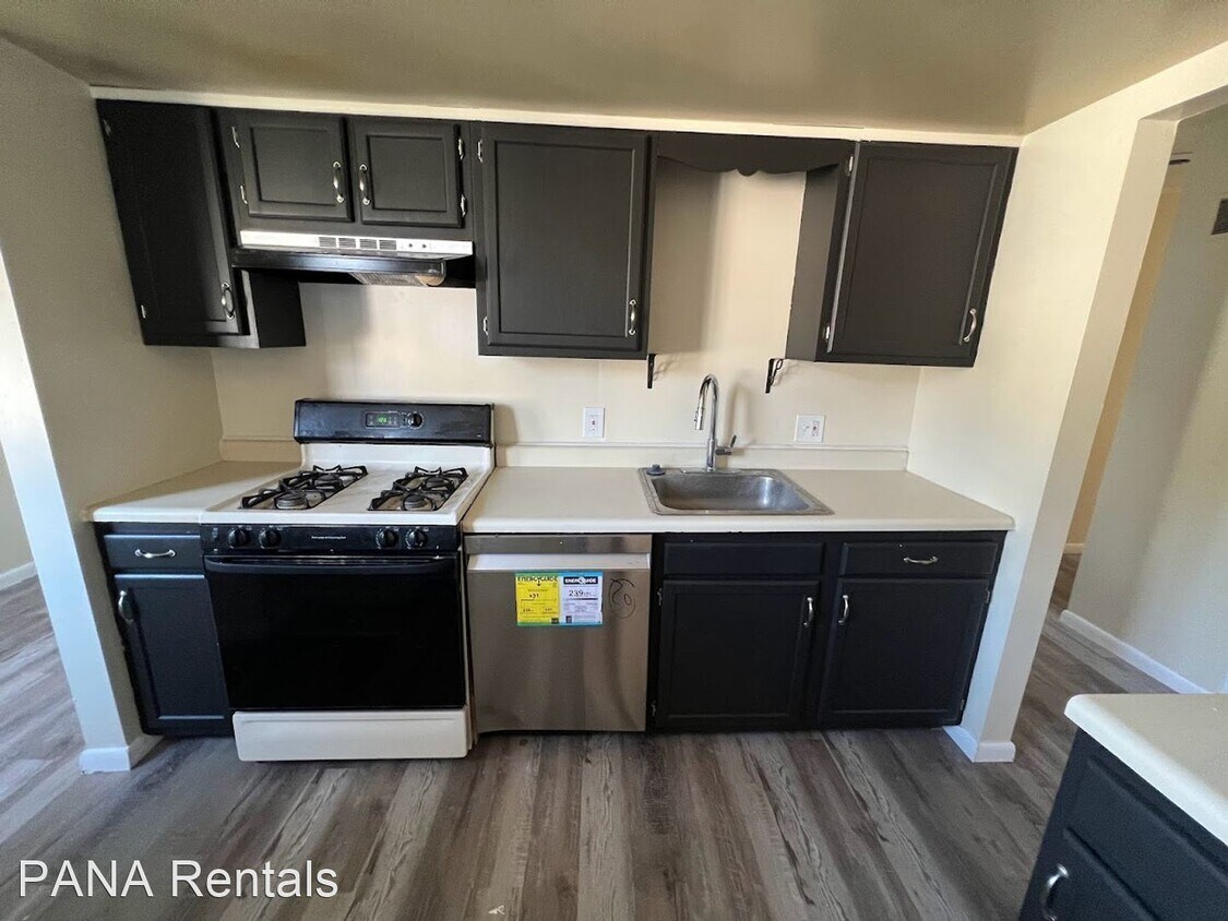 Primary Photo - 2 br, 2 bath House - 45-8 Holly Drive