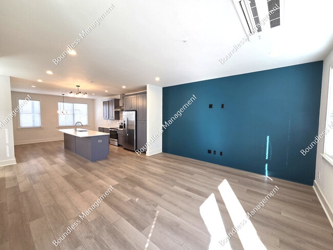 Building Photo - 340 Eugenia St SW