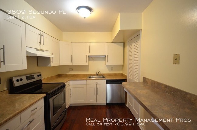 Foto del edificio - 2 LVL Townhouse/Condo in Alexandria