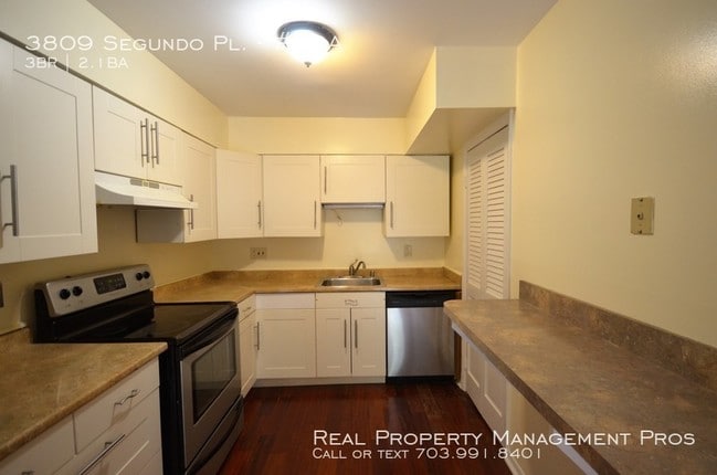 Building Photo - 2 LVL Townhouse/Condo in Alexandria