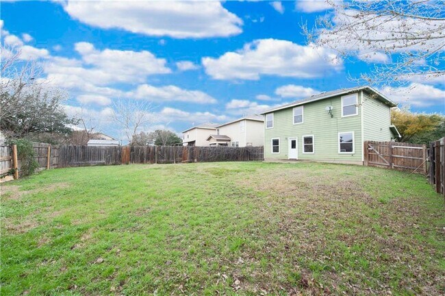 Foto del edificio - 7409 Elk Pass Dr