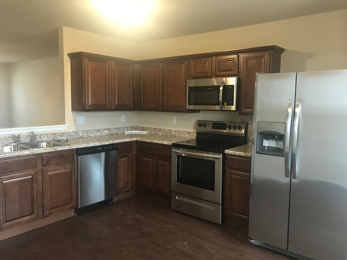 Building Photo - 3810 Rosebud Ln