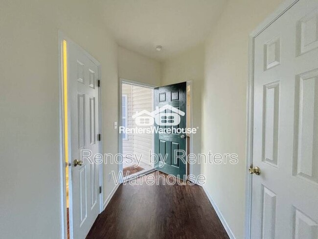 Building Photo - 3711 Bay Crescent