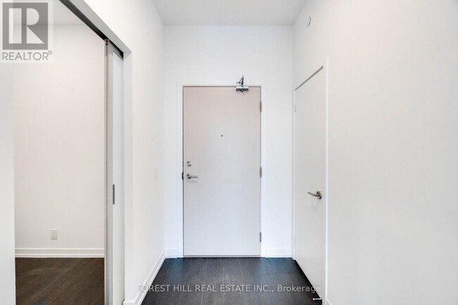 Building Photo - 2020 Bathurst St