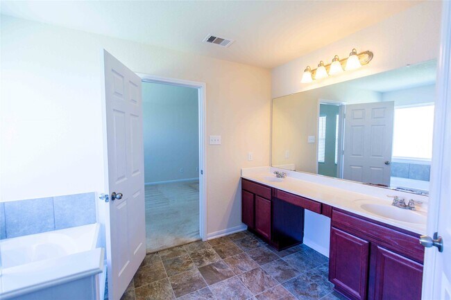 Building Photo - 15010 Rustler Gate Ln