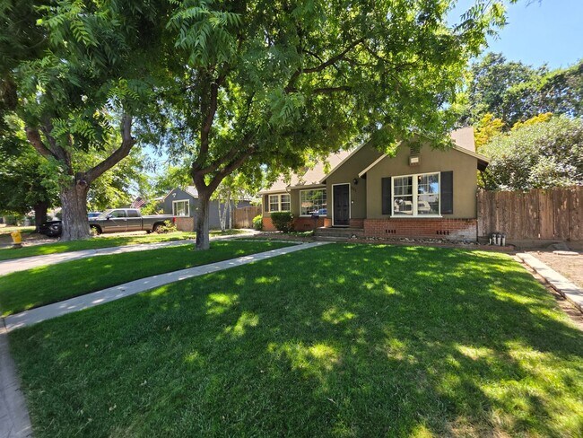 Foto del edificio - Charming Bungalow in La Loma neighborhood!