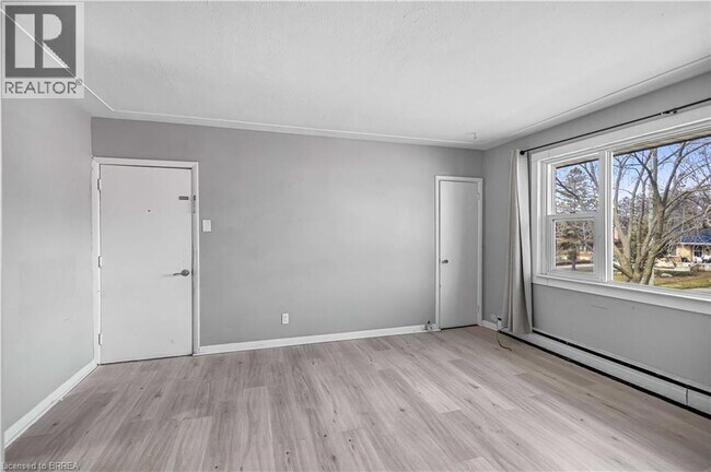 Photo du bâtiment - 151 Siebert Ave