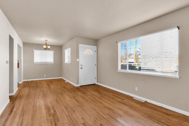 Foto del edificio - 2200 Fowler St