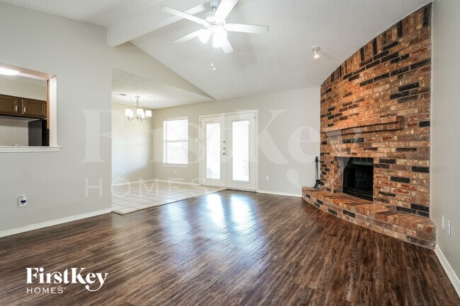 Foto del edificio - 6117 Autumn Springs Dr