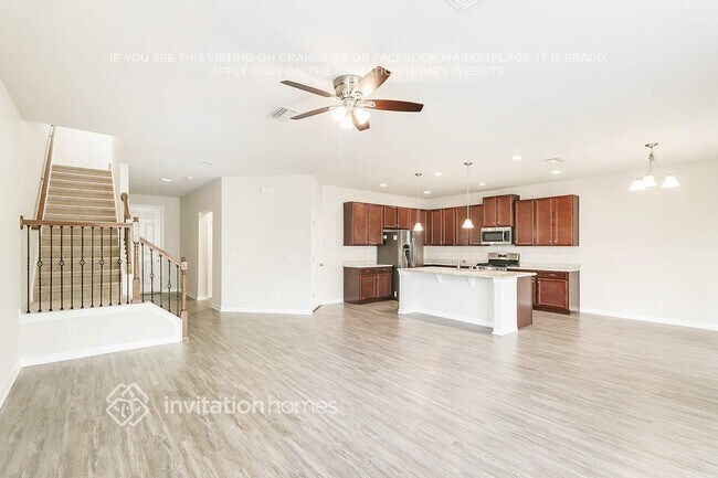 Foto del edificio - 12233 Blue Pacific Dr