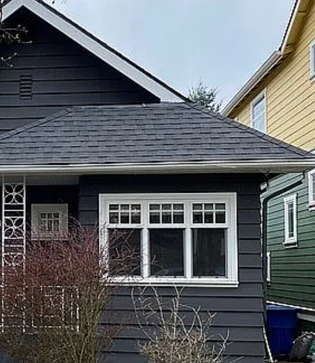Foto del edificio - 4345 4th Ave NW