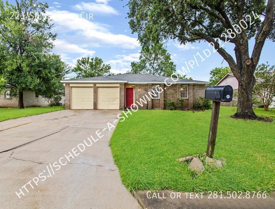 Primary Photo - 221 Silverbell Cir