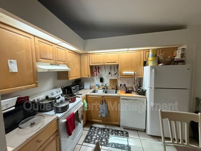 Foto del edificio - 1705 Ridgewood Ln