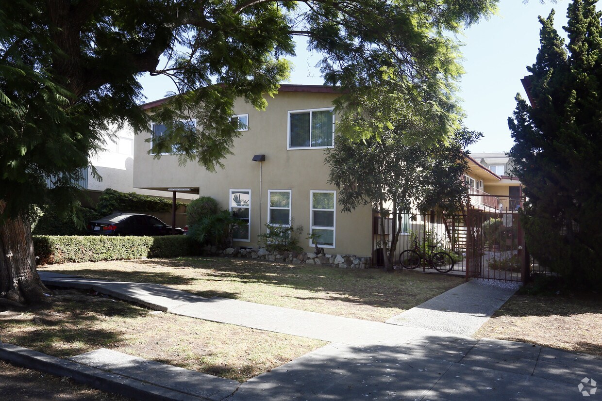 Primary Photo - 3562 Jasmine Ave