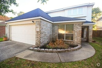 Building Photo - 16928 Scenic Knoll