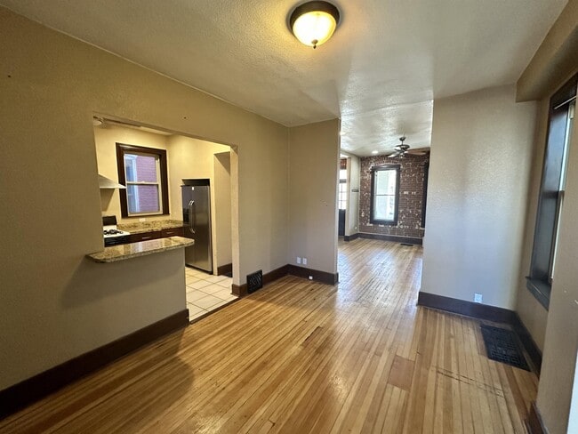 Building Photo - 2065 Emerson St