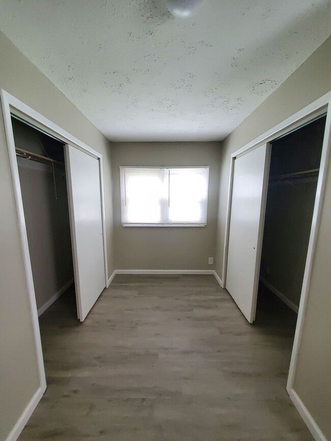 Building Photo - 3 BEDROOM SINGLE FAMILY HOME