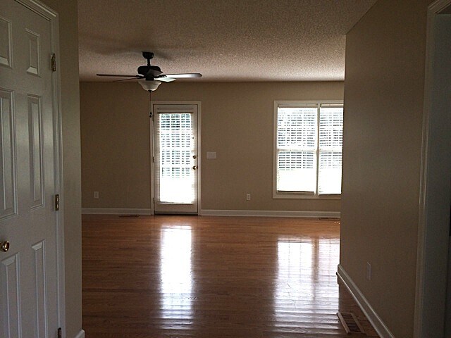 Building Photo - 218 Pepperstone Dr