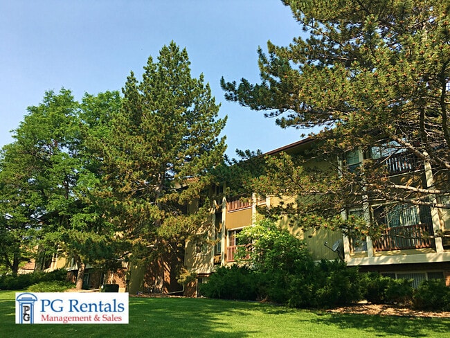 Building Photo - 860 W Moorhead Cir