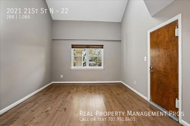 Foto del edificio - 2021 21st St N