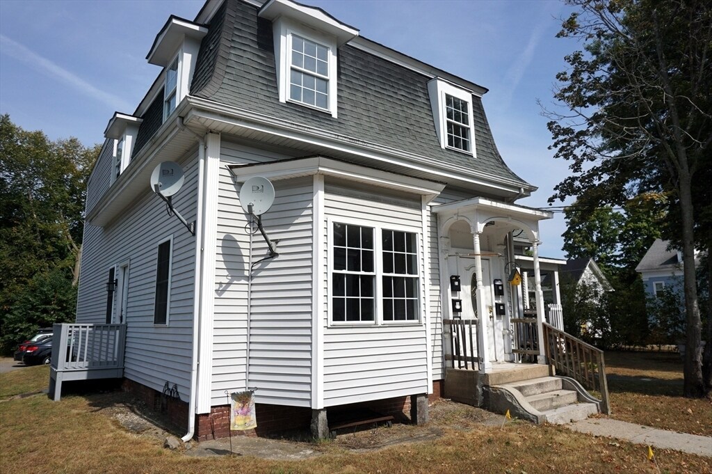 Primary Photo - 71 W Main St